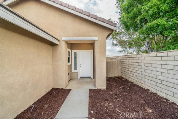 13892 SUMMER WIND ST, VICTORVILLE, CA 92394, photo 5 of 41