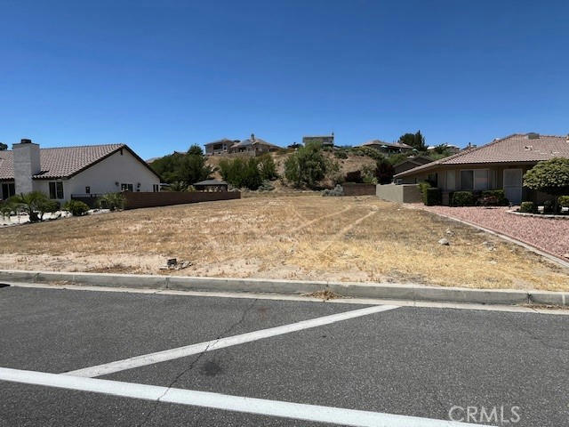 13720 SPRING VALLEY PKWY, VICTORVILLE, CA 92395, photo 1 of 3