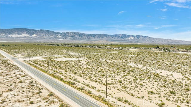 11350 CAMP ROCK RD, LUCERNE VALLEY, CA 92356, photo 3 of 19