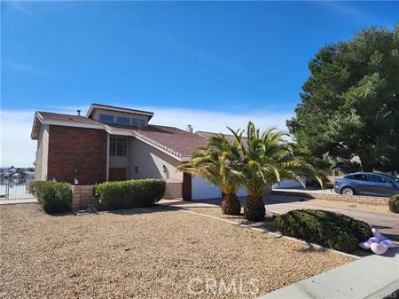 17905 LAKEVIEW DR, VICTORVILLE, CA 92395, photo 2 of 6