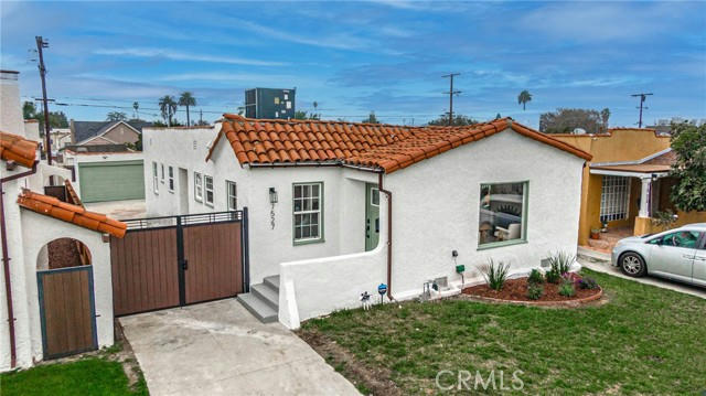 7527 S DENKER AVE, LOS ANGELES, CA 90047, photo 1 of 12