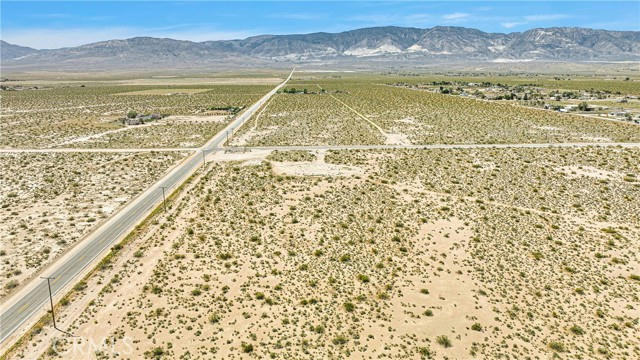11350 CAMP ROCK RD, LUCERNE VALLEY, CA 92356, photo 4 of 19