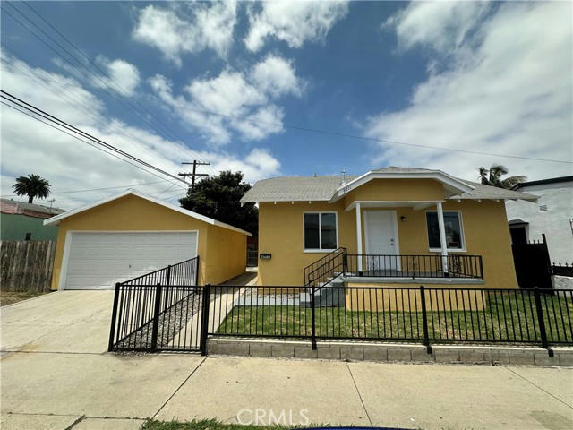 8211 S DENKER AVE, LOS ANGELES, CA 90047, photo 1 of 41