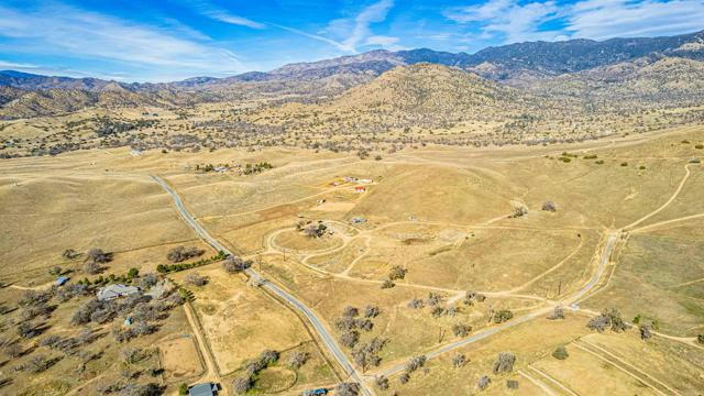 12887 BACK CANYON RD, CALIENTE, CA 93518, photo 2 of 15
