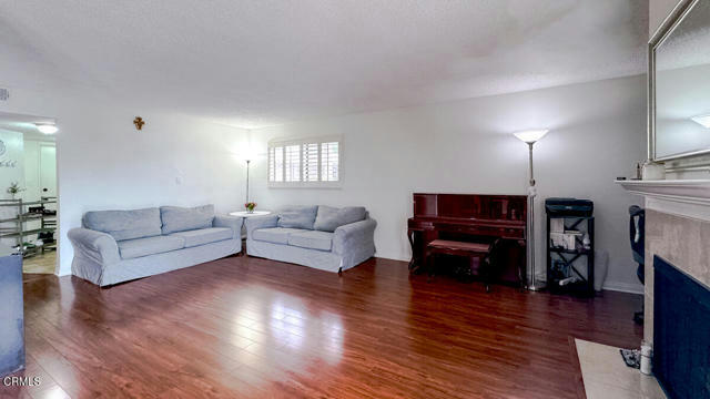 1745 HOLLY DR APT 301, GLENDALE, CA 91206, photo 3 of 20