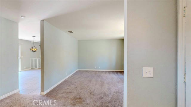 13937 CUYAMACA RD, APPLE VALLEY, CA 92307, photo 4 of 38