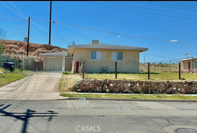 910 LILLIAN DR, BARSTOW, CA 92311, photo 1 of 24