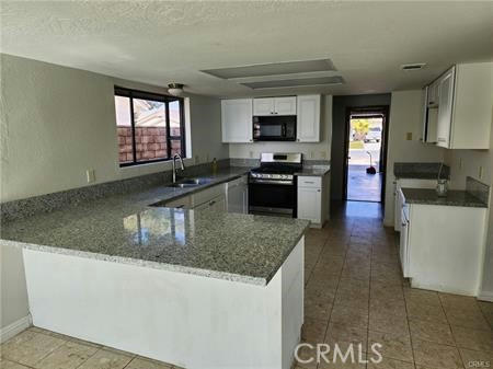 17905 LAKEVIEW DR, VICTORVILLE, CA 92395, photo 3 of 6
