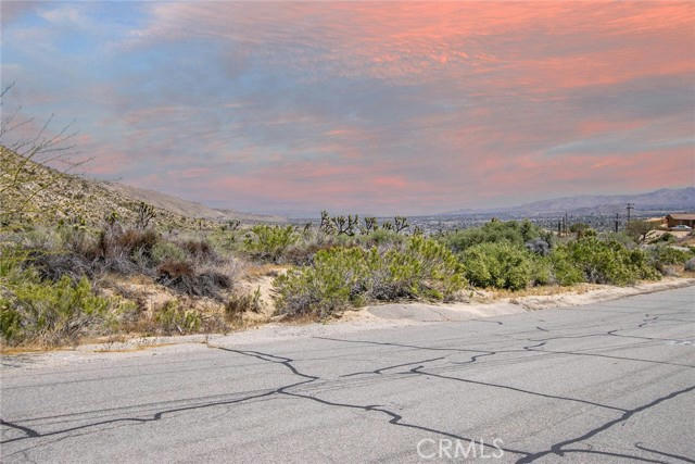54129 PINON DR, YUCCA VALLEY, CA 92284, photo 1 of 9