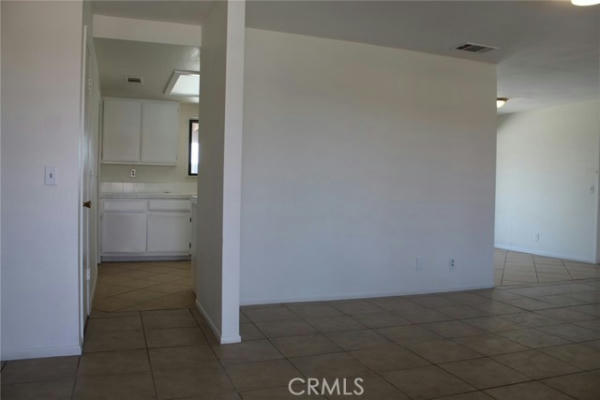 14400 WOODLAND DR, VICTORVILLE, CA 92395, photo 4 of 33