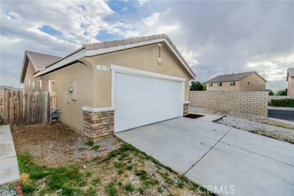 13892 SUMMER WIND ST, VICTORVILLE, CA 92394, photo 4 of 41