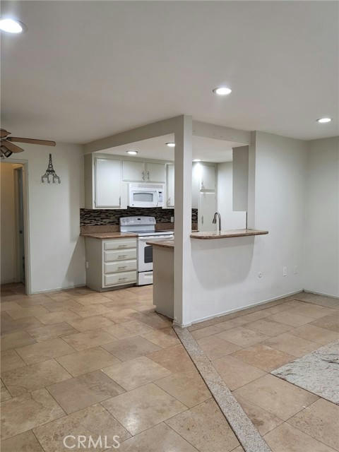 10730 NEW HAVEN ST UNIT 3, SUN VALLEY, CA 91352, photo 1 of 11