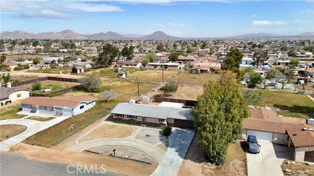 21844 GOSHUTE AVE, APPLE VALLEY, CA 92307, photo 4 of 31
