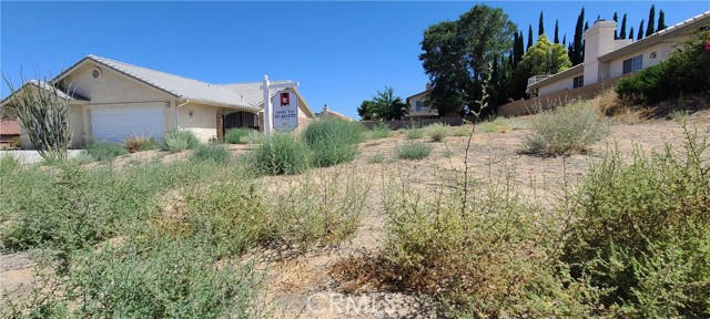 17795 VISTA POINT DR, VICTORVILLE, CA 92395, photo 3 of 10
