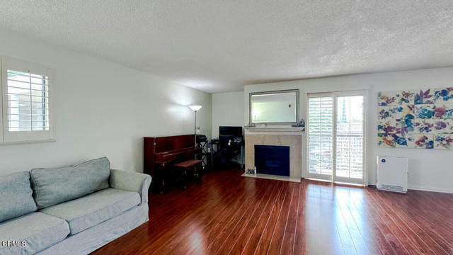 1745 HOLLY DR APT 301, GLENDALE, CA 91206, photo 4 of 20