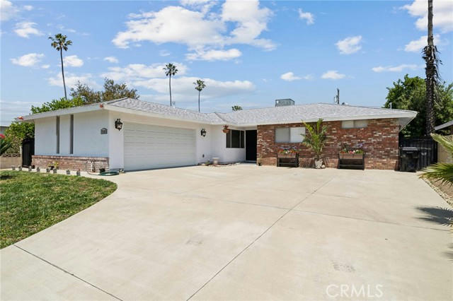 17524 ORCHID DR, FONTANA, CA 92335, photo 1 of 25