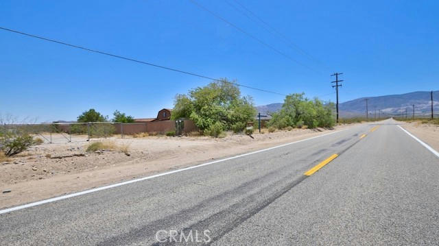 9351 CAMP ROCK RD, LUCERNE VALLEY, CA 92356, photo 4 of 49