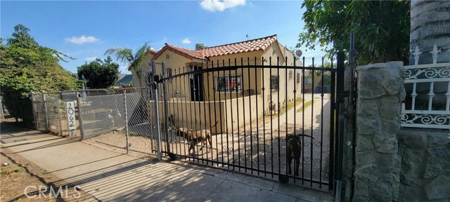 2062 E HATCHWAY ST, COMPTON, CA 90222, photo 3 of 4