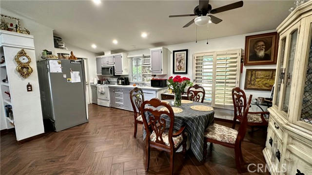24425 WOOLSEY CANYON RD SPC 132, WEST HILLS, CA 91304, photo 5 of 34