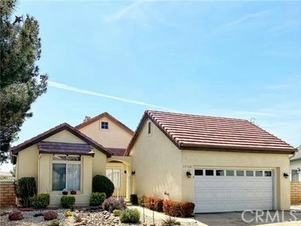 11164 COUNTRY CLUB DR, APPLE VALLEY, CA 92308, photo 1 of 19