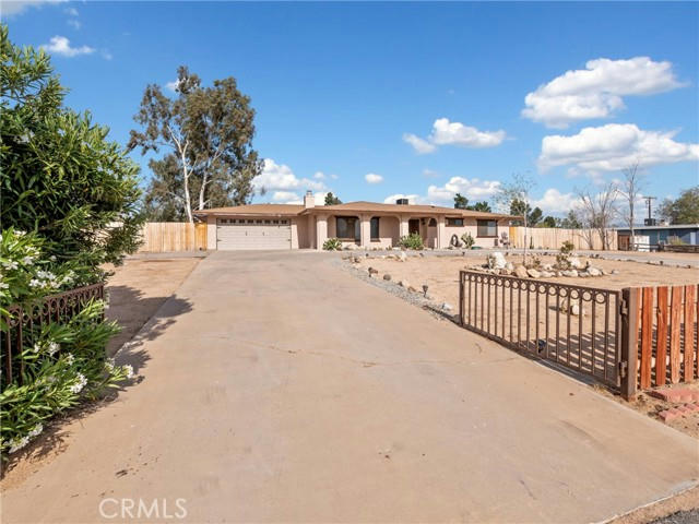 14005 APPLE VALLEY RD, APPLE VALLEY, CA 92307, photo 1 of 40