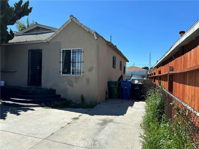 9523 DEFIANCE AVE, LOS ANGELES, CA 90002, photo 1 of 10