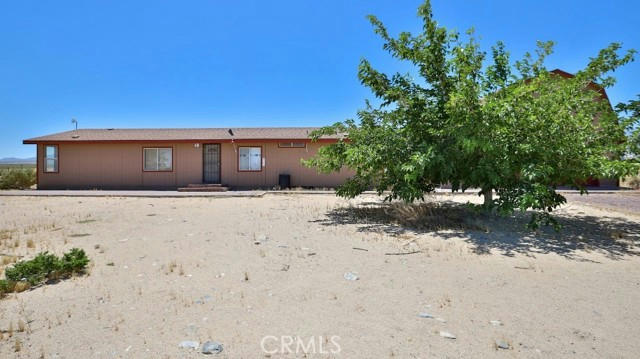 9351 CAMP ROCK RD, LUCERNE VALLEY, CA 92356, photo 5 of 49
