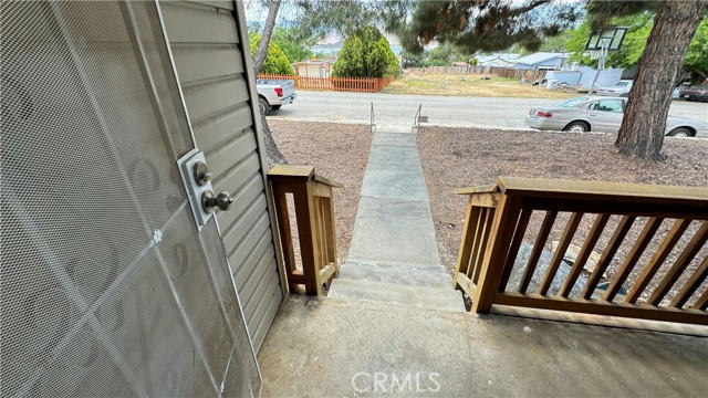 37 LAUREL ST, WOFFORD HEIGHTS, CA 93285, photo 4 of 31