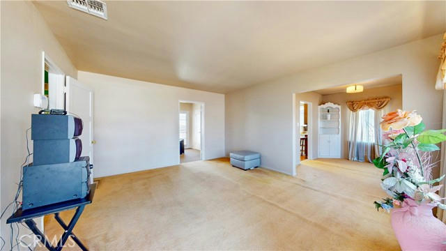 1934 W 108TH ST, LOS ANGELES, CA 90047, photo 4 of 33