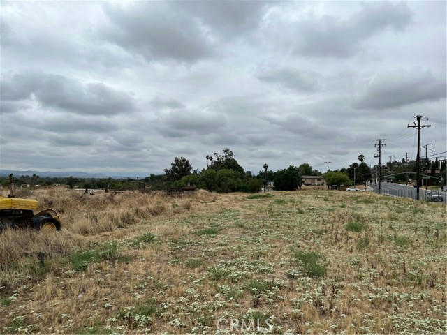 4350 RIVERVIEW DR, JURUPA VALLEY, CA 92509, photo 1 of 7