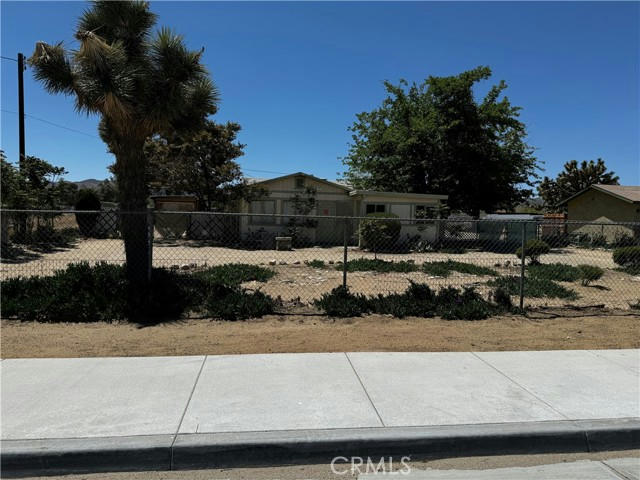 56859 LITTLE LEAGUE DR, YUCCA VALLEY, CA 92284, photo 1 of 20