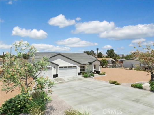 20664 NISQUALLY RD, APPLE VALLEY, CA 92308, photo 4 of 47