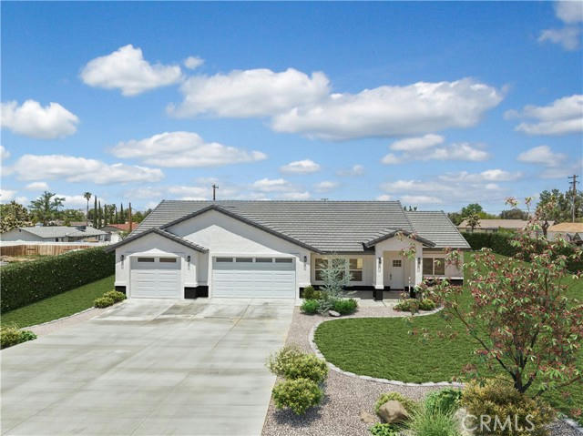 20664 NISQUALLY RD, APPLE VALLEY, CA 92308, photo 1 of 47