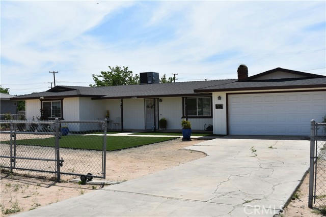 11750 CHIMAYO RD, APPLE VALLEY, CA 92308, photo 1 of 33